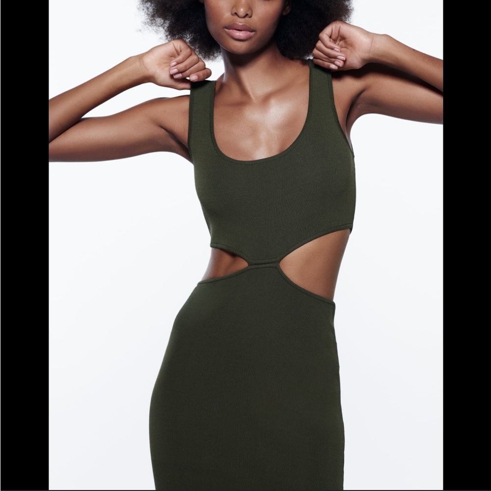 Zara CUT OUT KNIT DRESS size S